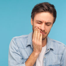 How Do I Choose An Emergency Dentist?